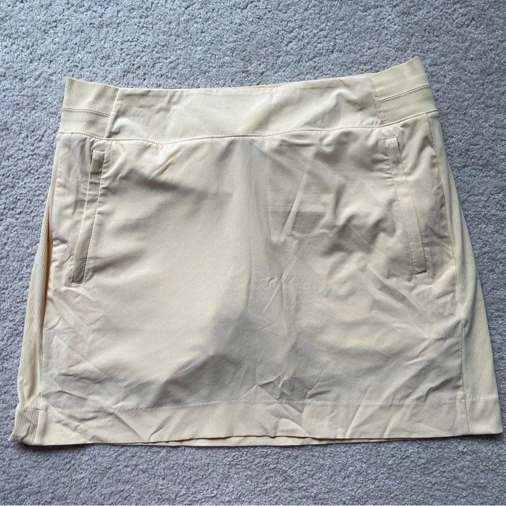 Athleta Brooklyn Mid Rise 16" Skort Yellow Skirt Workout - Picture 3 of 6